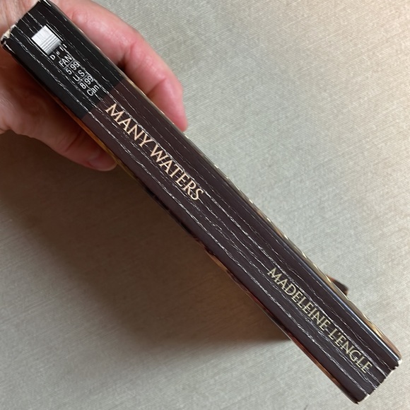 📚2/$6 Many Waters #4 in the Time Quartet - Picture 3 of 12